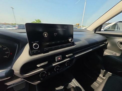 Used 2025 Honda HR-V LX image 19