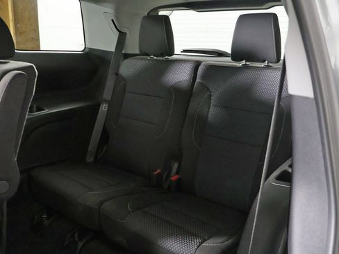 Used 2023 GMC Acadia SLE w/ Driver Convenience Package image 32