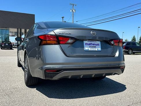 Used 2025 Nissan Altima 2.5 SV FWD image 3