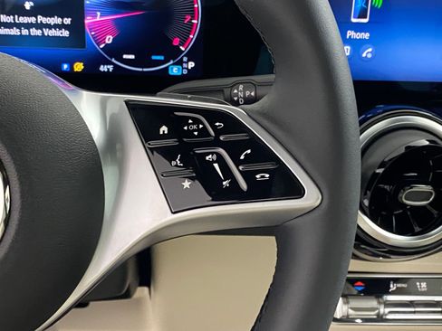 New 2026 Mercedes-Benz GLB 250 4MATIC image 28