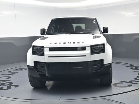 Used 2024 Land Rover Defender 130 X-Dynamic SE image 5