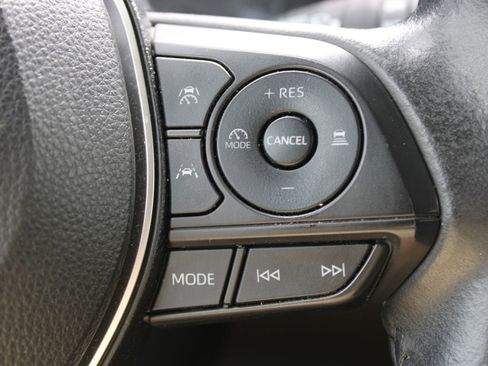 Used 2023 Toyota Corolla Cross LE image 24