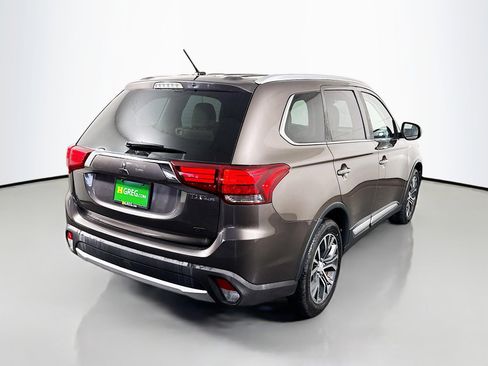 Used 2016 Mitsubishi Outlander GT image 10