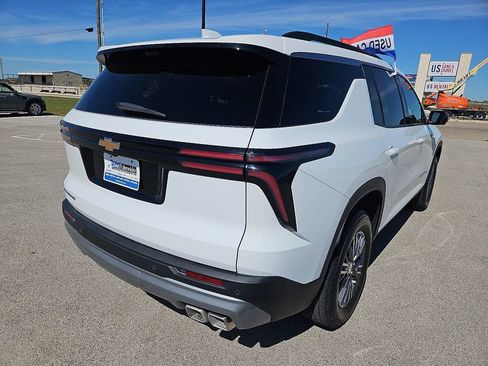 Used 2026 Chevrolet Traverse LT w/ Driver Confidence Package FWD image 7