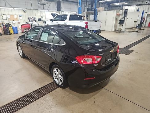 Used 2017 Chevrolet Cruze LT w/ Sun And Sound Package image 5