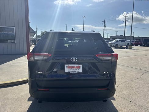 Used 2021 Toyota RAV4 XLE image 6