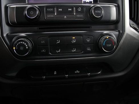 Used 2018 Chevrolet Silverado 1500 LT image 24