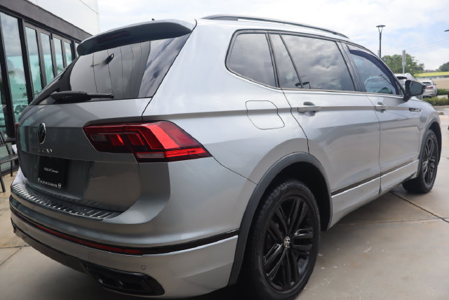 Used 2022 Volkswagen Tiguan SE R-Line FWD image 3