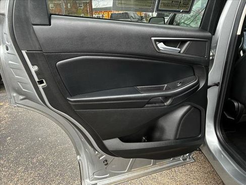Used 2023 Ford Edge SE image 21