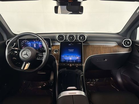 Used 2025 Mercedes-Benz GLC 300 4MATIC w/ AMG Line image 35