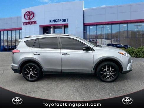 Used 2016 Toyota RAV4 SE image 6