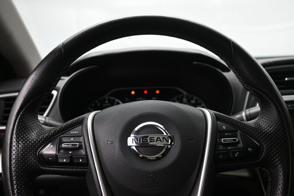 Used 2019 Nissan Maxima 3.5 SL w/ Floor Mat Group FWD image 12