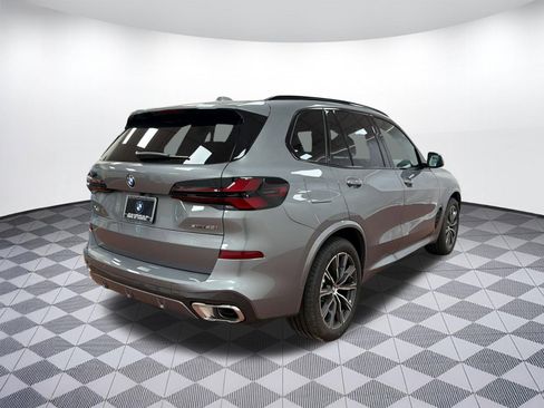 Used 2026 BMW X5 xDrive40i w/ M Sport Package AWD/4WD image 9