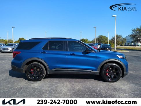 Used 2022 Ford Explorer ST w/ Equipment Group 401A image 4