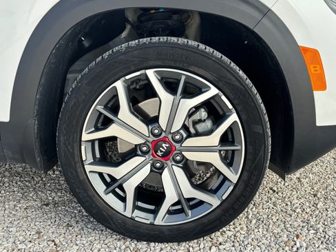 Used 2021 Kia Seltos SX image 17