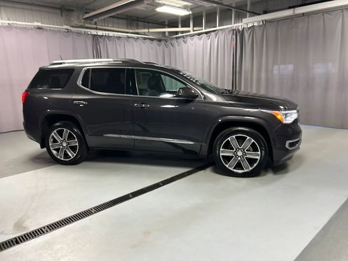 Used 2017 GMC Acadia Denali w/ Technology Package image 8