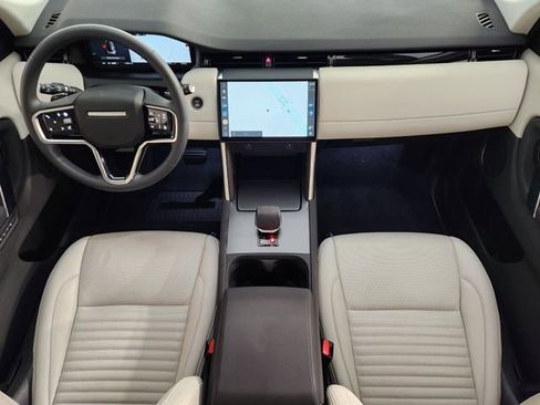 Used 2025 Land Rover Discovery Sport S image 4