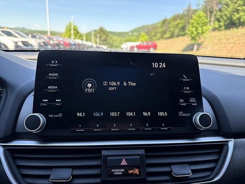 Used 2019 Honda Accord LX image 18