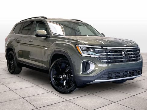 New 2026 Volkswagen Atlas SE AWD/4WD image 2
