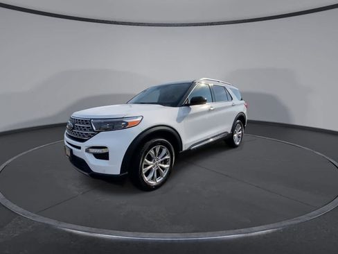 Used 2023 Ford Explorer Limited AWD/4WD image 4