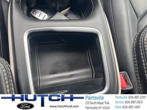 Used 2024 Chrysler Pacifica Touring-L FWD image 41
