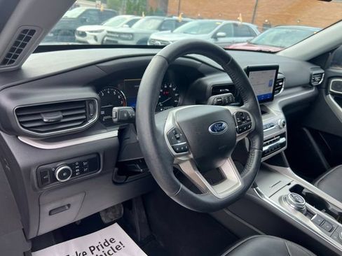 Certified 2023 Ford Explorer XLT w/ Equipment Group 202A AWD/4WD image 4