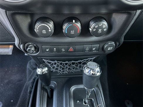 Used 2016 Jeep Wrangler Sahara w/ Connectivity Group image 20