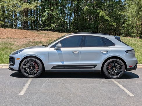 Used 2026 Porsche Macan GTS AWD/4WD image 2