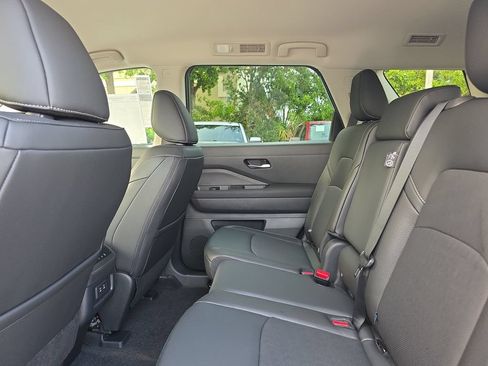 New 2026 Nissan Pathfinder SL FWD image 16