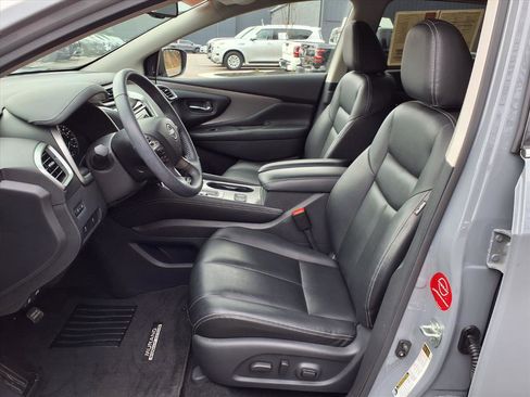 Used 2023 Nissan Murano SV w/ SV Midnight Edition Package image 11