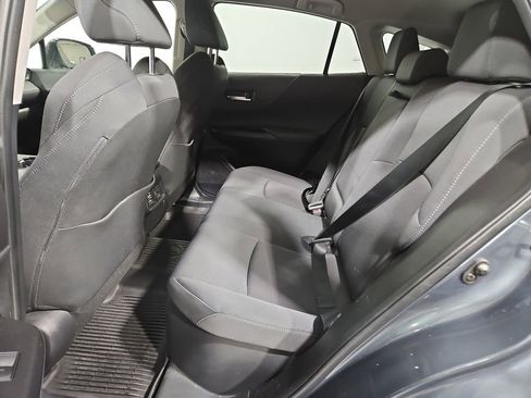 Used 2022 Toyota Venza LE image 25