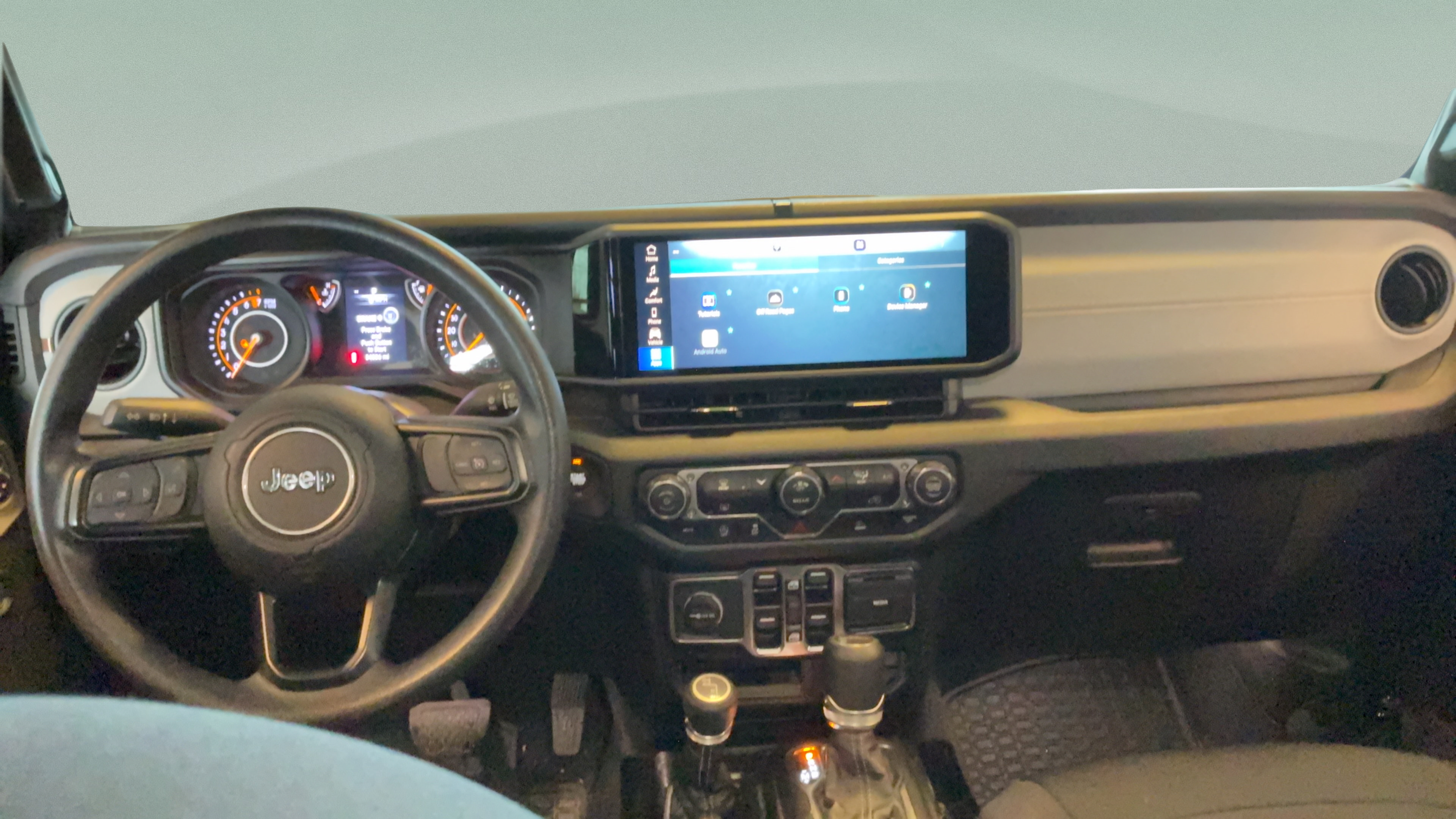 Used 2025 Jeep Gladiator Sport AWD/4WD image 28