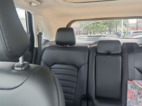 Used 2022 Ford Edge SEL w/ Convenience Package AWD/4WD image 18
