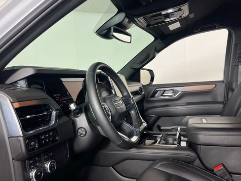 Used 2025 GMC Yukon Denali image 22