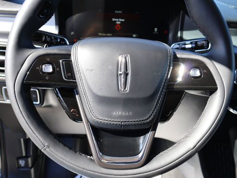 Used 2022 Lincoln Aviator AWD w/ Premium Package image 31