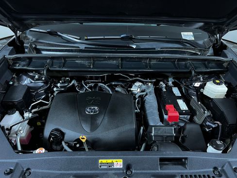 Used 2021 Toyota Highlander Platinum image 9