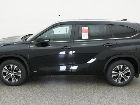 New 2026 Toyota Highlander XLE image 24