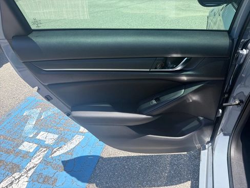 Used 2022 Honda Accord Sport image 15