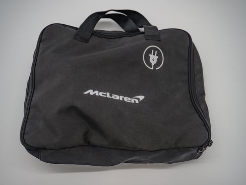 Used 2023 McLaren Artura RWD image 20