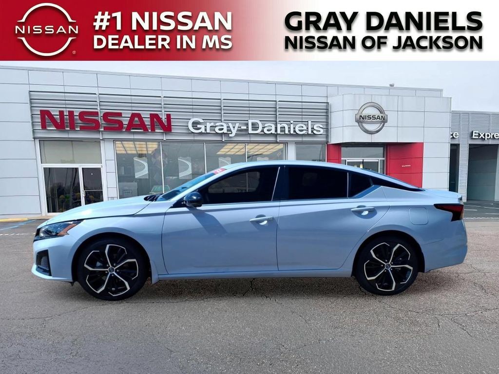 Certified 2026 Nissan Altima 2.5 SR w/ SR Premium Package FWD image 5