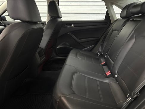 Used 2012 Volkswagen Passat 2.5 SE FWD image 19