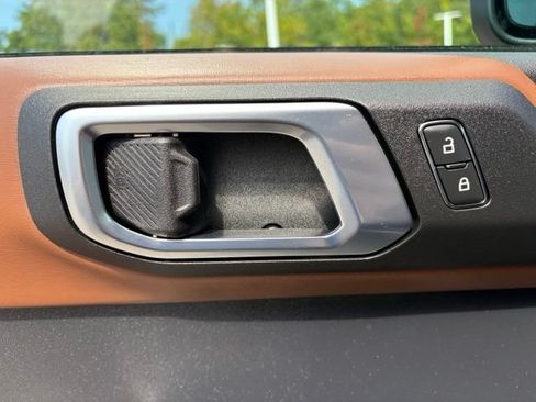 Used 2023 Ford Bronco Outer Banks AWD/4WD image 11