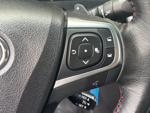 Used 2015 Toyota Camry SE FWD image 28