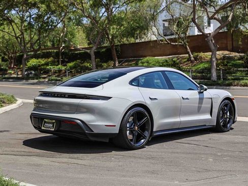 Used 2022 Porsche Taycan RWD image 4