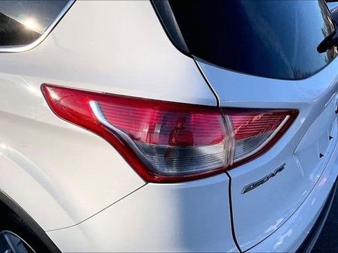 Used 2015 Ford Escape SE image 28