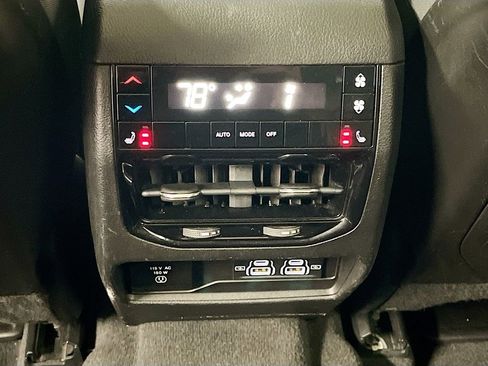 Used 2021 Jeep Grand Cherokee L Limited AWD/4WD image 27