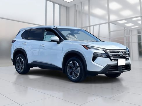 New 2026 Nissan Rogue SV image 5