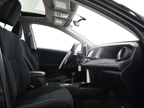 Used 2015 Toyota RAV4 XLE AWD/4WD image 11