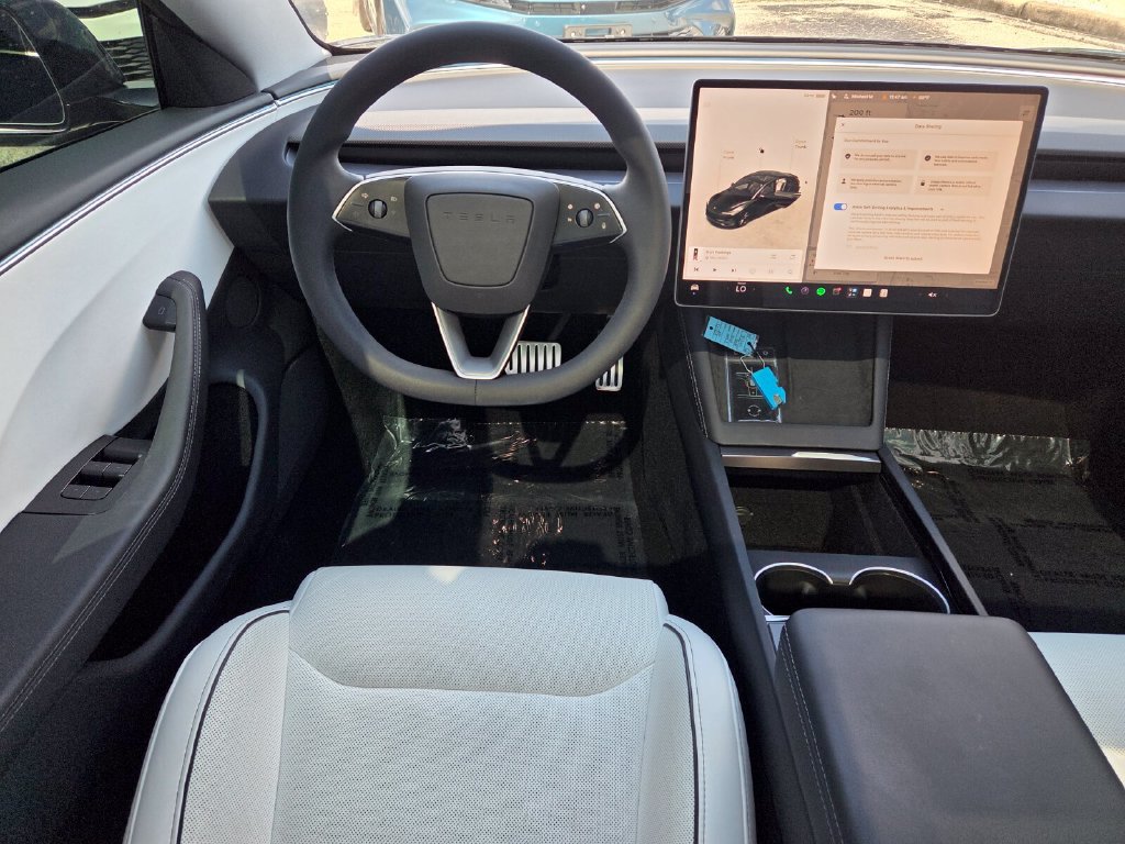 Used 2025 Tesla Model 3 Performance AWD/4WD image 9