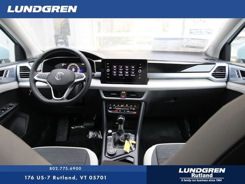 New 2026 Volkswagen Taos SE image 3